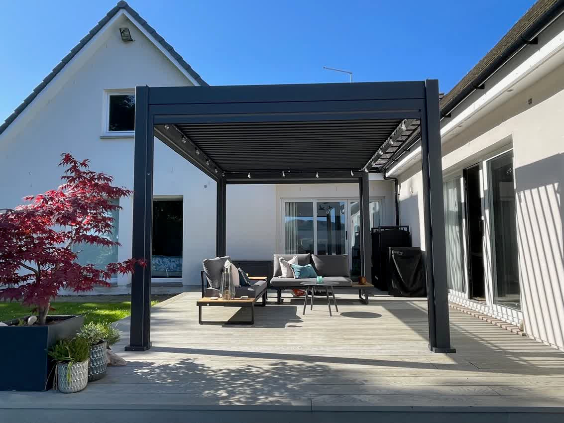 Aura pergola in a real garden