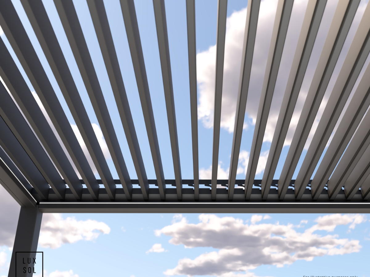 LuxSol Aura 3x3 · Manually adjustable louvres