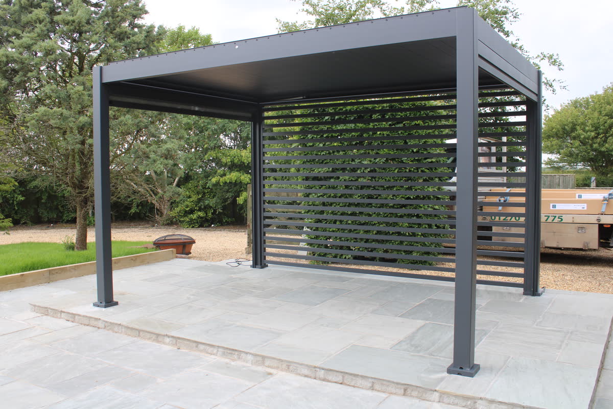 Como pergola in a real customer garden