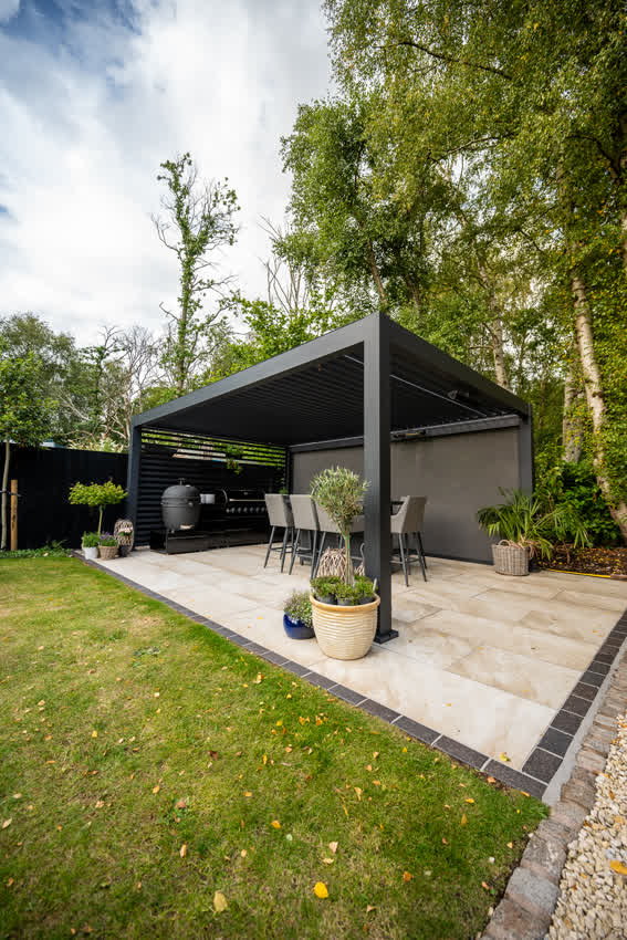Tora pergola in a real customer garden