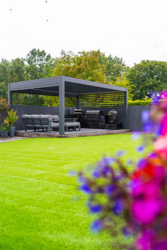 Tora pergola in a real customer garden